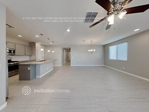 21027 W Berkeley Rd in Buckeye, AZ - Foto de edificio - Building Photo