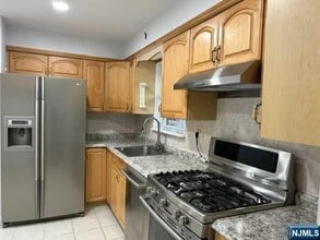784 Bergen Blvd in Ridgefield, NJ - Building Photo - Building Photo