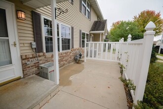 6134 S Pointe Dr SW in Rochester, MN - Foto de edificio - Building Photo