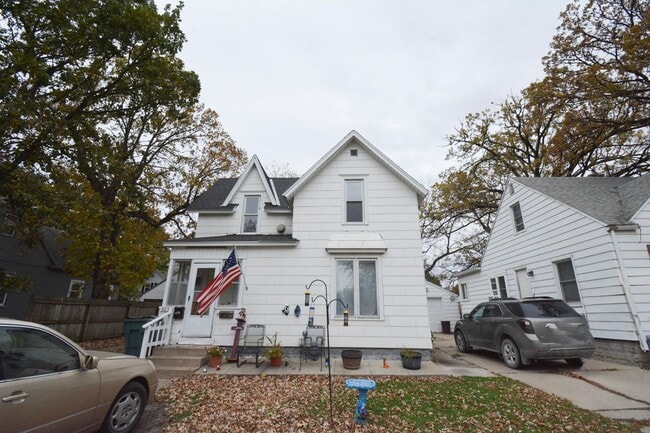 property at 605 11th St NW