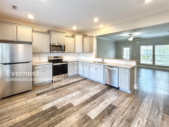 821 Goswell Dr in Nolensville, TN - Foto de edificio - Building Photo
