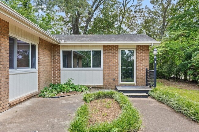 3600 Gleason Dr in Chattanooga, TN - Building Photo - Building Photo