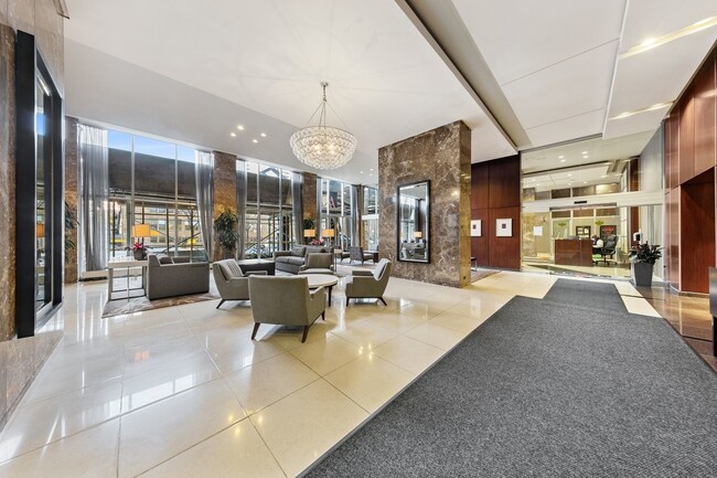 655 W Irving Park Rd, Unit 1511 in Chicago, IL - Foto de edificio - Building Photo