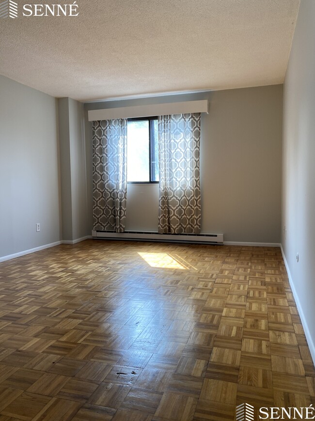 2360 Massachusetts Ave, Unit 24 in Cambridge, MA - Foto de edificio - Building Photo