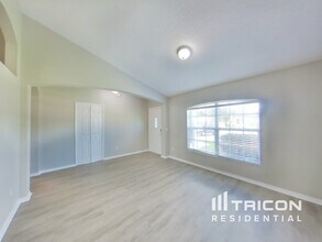 2941 Grayton St in Deltona, FL - Building Photo - Building Photo