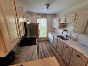 335 Houston Creek Dr in Paris, KY - Building Photo - Building Photo