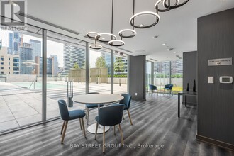 3-3113 Gloucester St in Toronto, ON - Building Photo - Building Photo