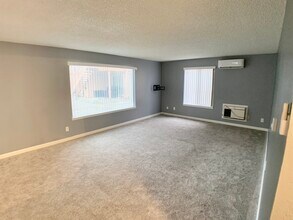 3121 W Hood Ave in Kennewick, WA - Foto de edificio - Building Photo