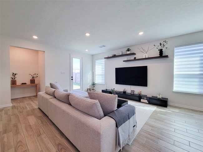 property at 8214 Leisure Pt Dr