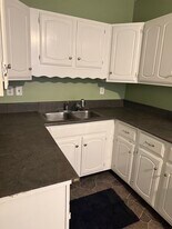 16 Harrington Rd, Unit 2 in Charlton, MA - Building Photo