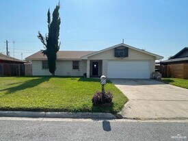 14-25 1/2 N 25 1/2 St in McAllen, TX - Building Photo