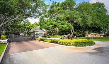 18265 SE Ridgeview Dr in Jupiter, FL - Building Photo - Building Photo