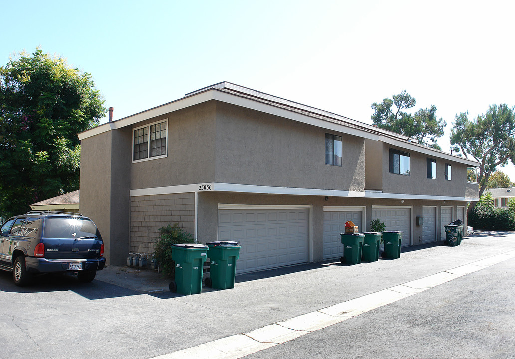 23056 Village Dr in Lake Forest, CA - Building Photo