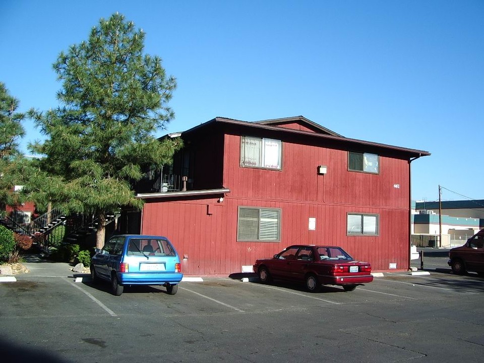 Varnum Circle Apartments in Sparks, NV - Building Photo