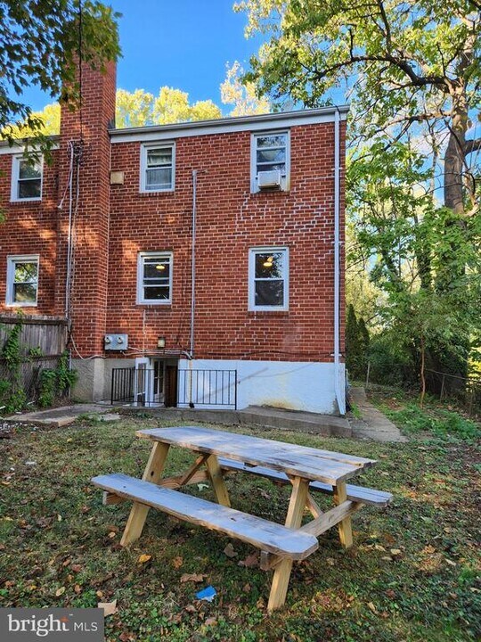 3817 Birchview Ave in Baltimore, MD - Building Photo