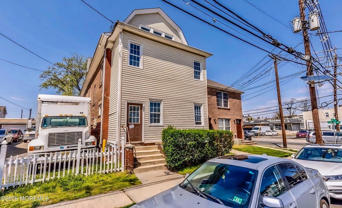 345 Elm St in Perth Amboy, NJ - Building Photo