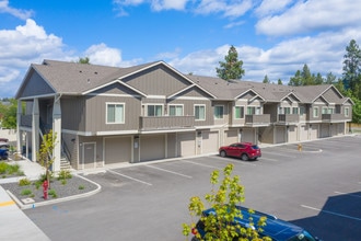 Centennial Pines in Coeur d'Alene, ID - Foto de edificio - Building Photo