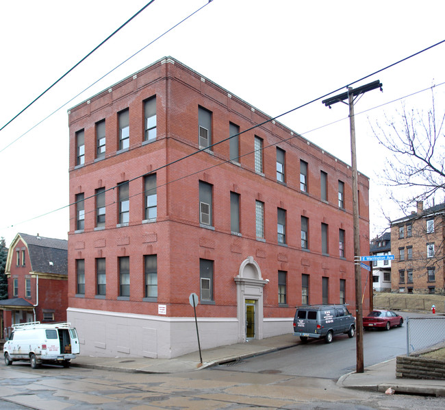 Bell Apartments in Pittsburgh, PA - Foto de edificio - Building Photo