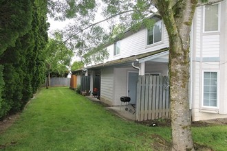 Willow Pointe Apartments in Gresham, OR - Building Photo - Building Photo