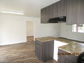 1006 Continental Dr in Daytona Beach, FL - Building Photo - Building Photo