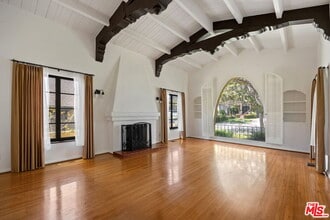 10762 Wellworth Ave in Los Angeles, CA - Building Photo - Building Photo