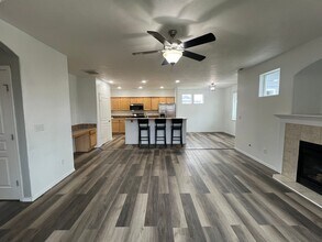 8013 W 5th Ave in Kennewick, WA - Building Photo - Building Photo