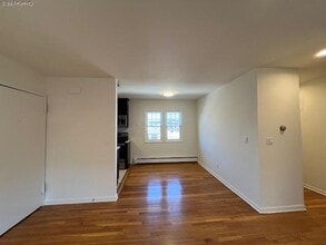 100 Manhasset Ave in Port Washington, NY - Building Photo - Building Photo