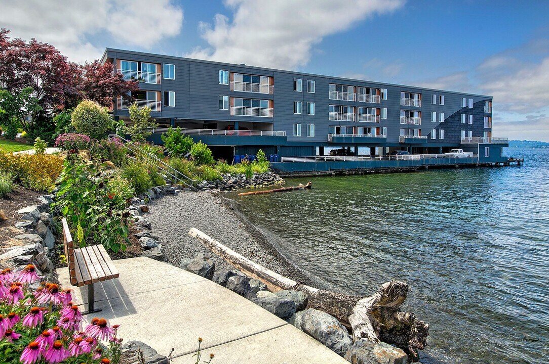 733 Lake St S in Kirkland, WA - Foto de edificio