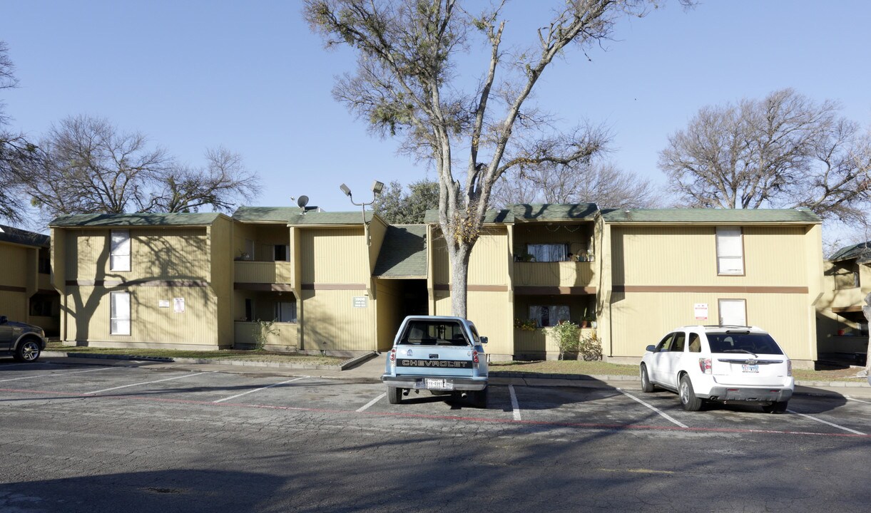Little Brook Apartments in Garland, TX - Foto de edificio