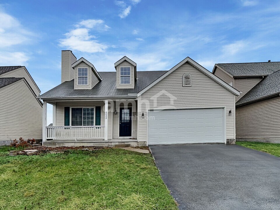 8022 Crete Ln in Blacklick, OH - Building Photo