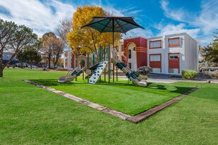 Artista in Santa Fe, NM - Building Photo