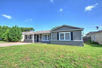 3304 28th St in Lubbock, TX - Building Photo - Building Photo