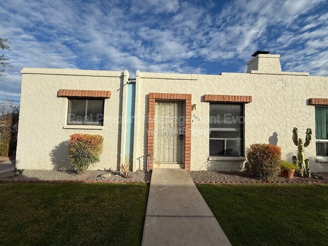 8010 E Oak St in Scottsdale, AZ - Building Photo - Building Photo