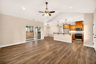 1605 Gate Ln in Paradise, CA - Building Photo - Building Photo