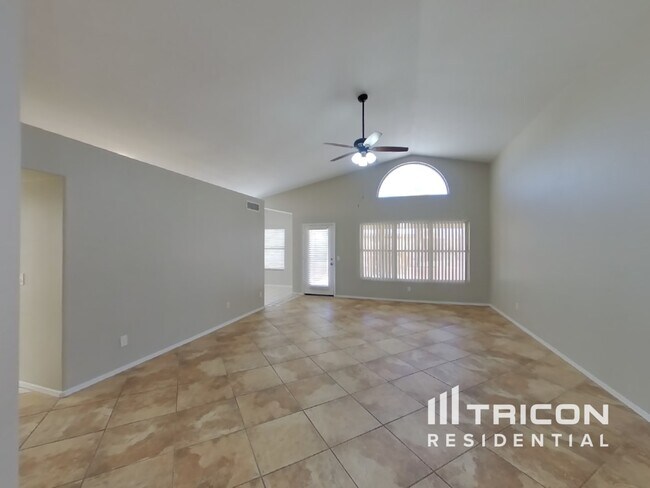 12320 W Edgemont Ave in Avondale, AZ - Building Photo - Building Photo