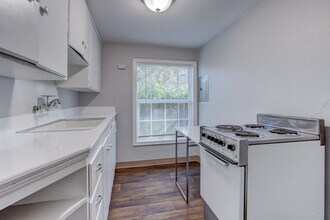 Custer Apartments in Portland, OR - Building Photo - Building Photo