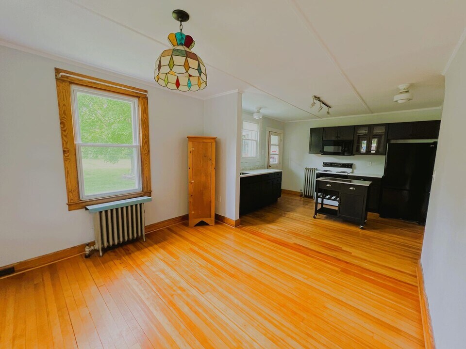 20-22-22 Porter Ave in Dalton, MA - Building Photo
