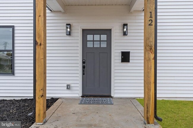 property at 12 Stonybrook Dr