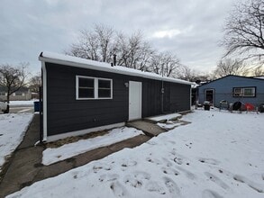 1044 Hobart St in Gary, IN - Foto de edificio - Building Photo