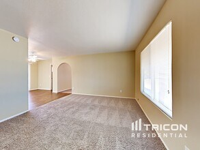 7331 W Mountain View Rd in Peoria, AZ - Building Photo - Building Photo