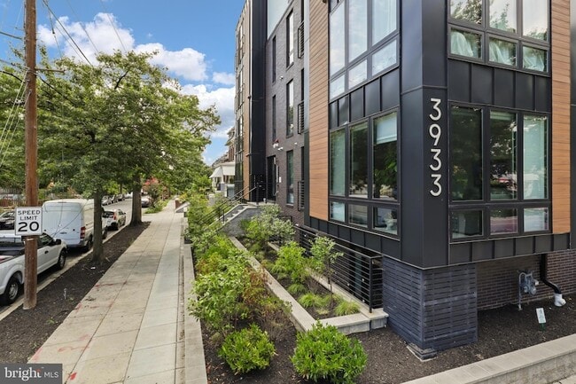 3933 14th St NW, Unit 2 in Washington, DC - Building Photo - Building Photo