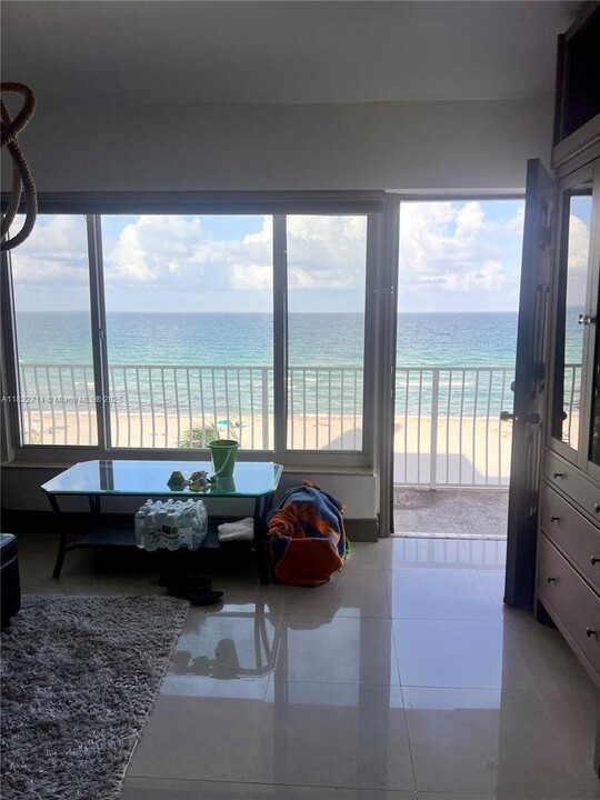 300 Oregon St, Unit 506 in Hollywood, FL - Building Photo