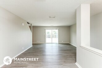 6135 Lyndell Spring in San Antonio, TX - Building Photo - Building Photo