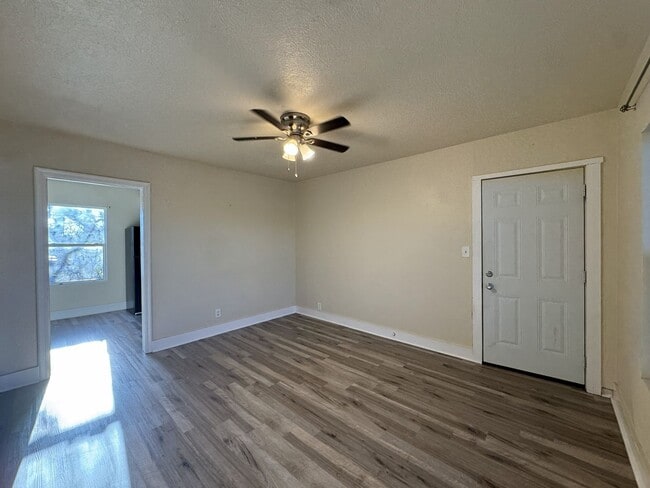 5410 Burton Ln in Corpus Christi, TX - Building Photo - Building Photo