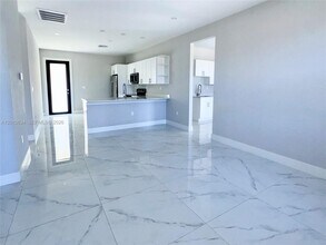 819 Eisenhower Blvd in Lehigh Acres, FL - Building Photo - Building Photo