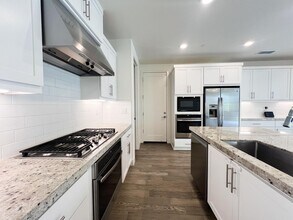 5806 Beechwood Lp in Dublin, CA - Foto de edificio - Building Photo