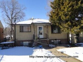 4217 S Acoma St in Englewood, CO - Building Photo