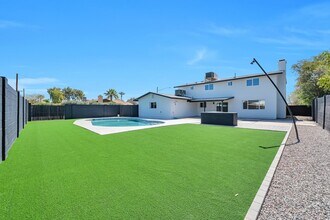 1050 E Alameda Dr in Tempe, AZ - Building Photo - Building Photo