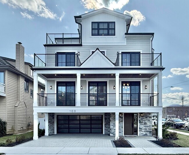 100 S Frontenac Ave in Margate City, NJ - Foto de edificio - Building Photo