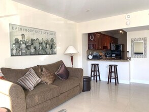 100 Lincoln Rd, Unit 316 in Miami Beach, FL - Foto de edificio - Building Photo